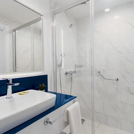 Eleven Way Host Apartment Batumi Exterior photo