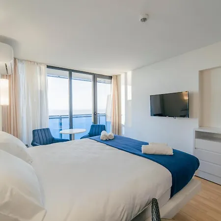 Eleven Way Host Apartment Batumi Exterior photo