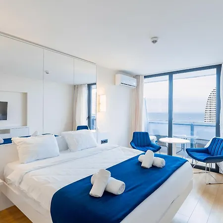 Eleven Way Host Apartment Batumi Exterior photo