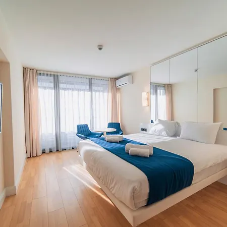 Eleven Way Host Apartment Batumi Exterior photo
