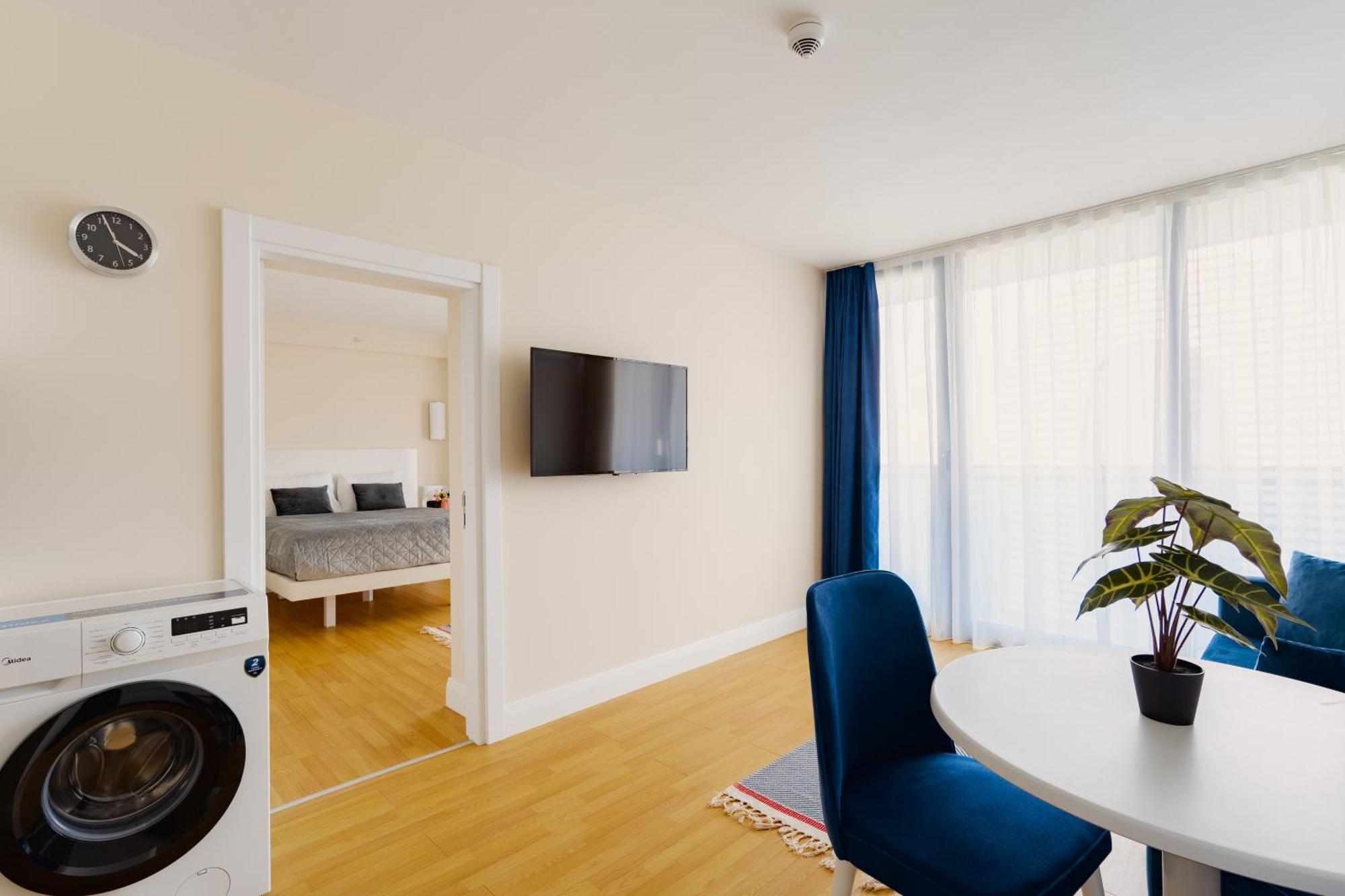 Eleven Way Host Апартаменты *